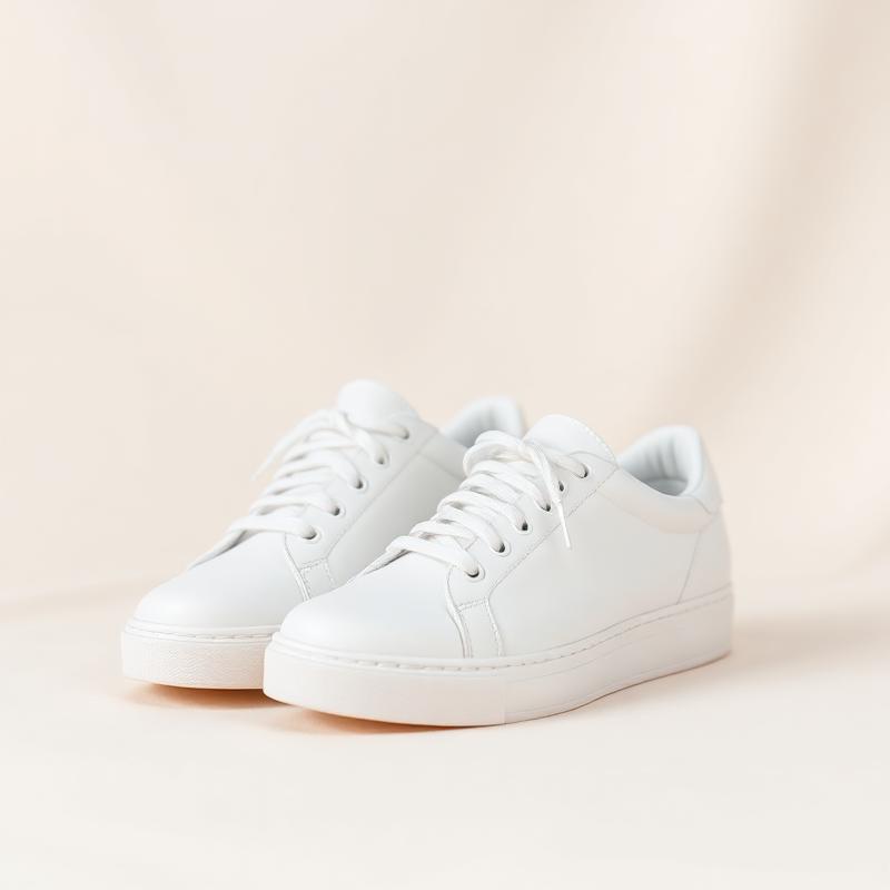 Minimal leather sneakers